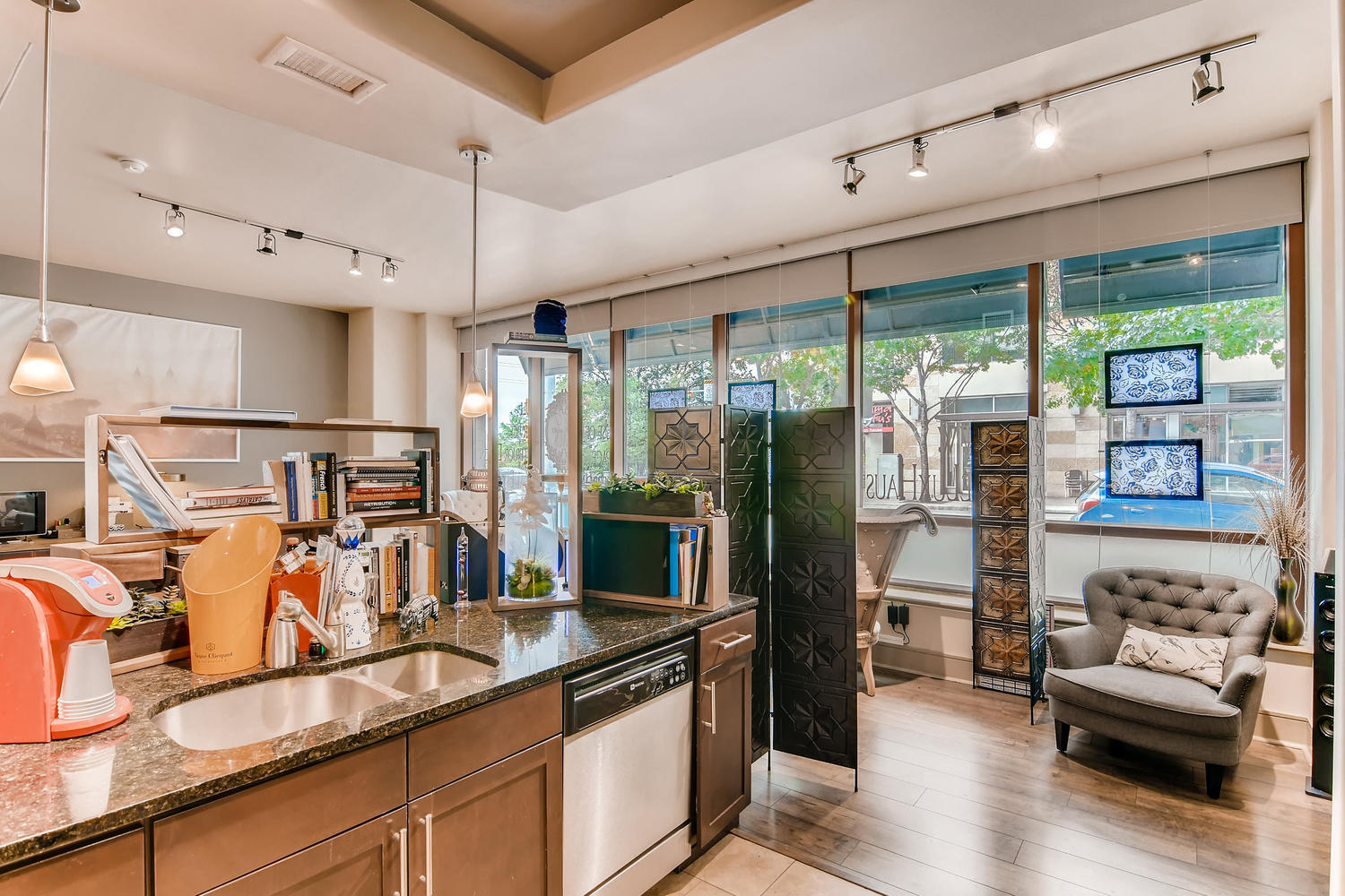 Rent a Desk in the Heart of Austin! Rent a Desk in the Heart of Austin!