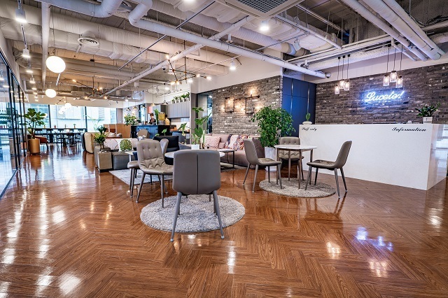 ECS 153 Coworking Space Hot Desk