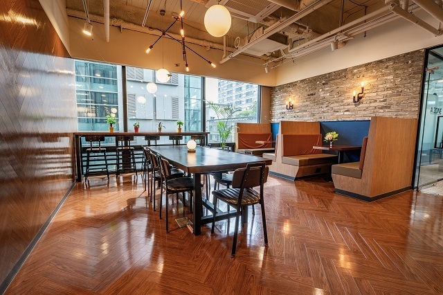 ECS 153 Coworking Space Hot Desk