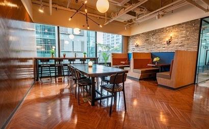 ECS 153 Coworking Space Hot Desk