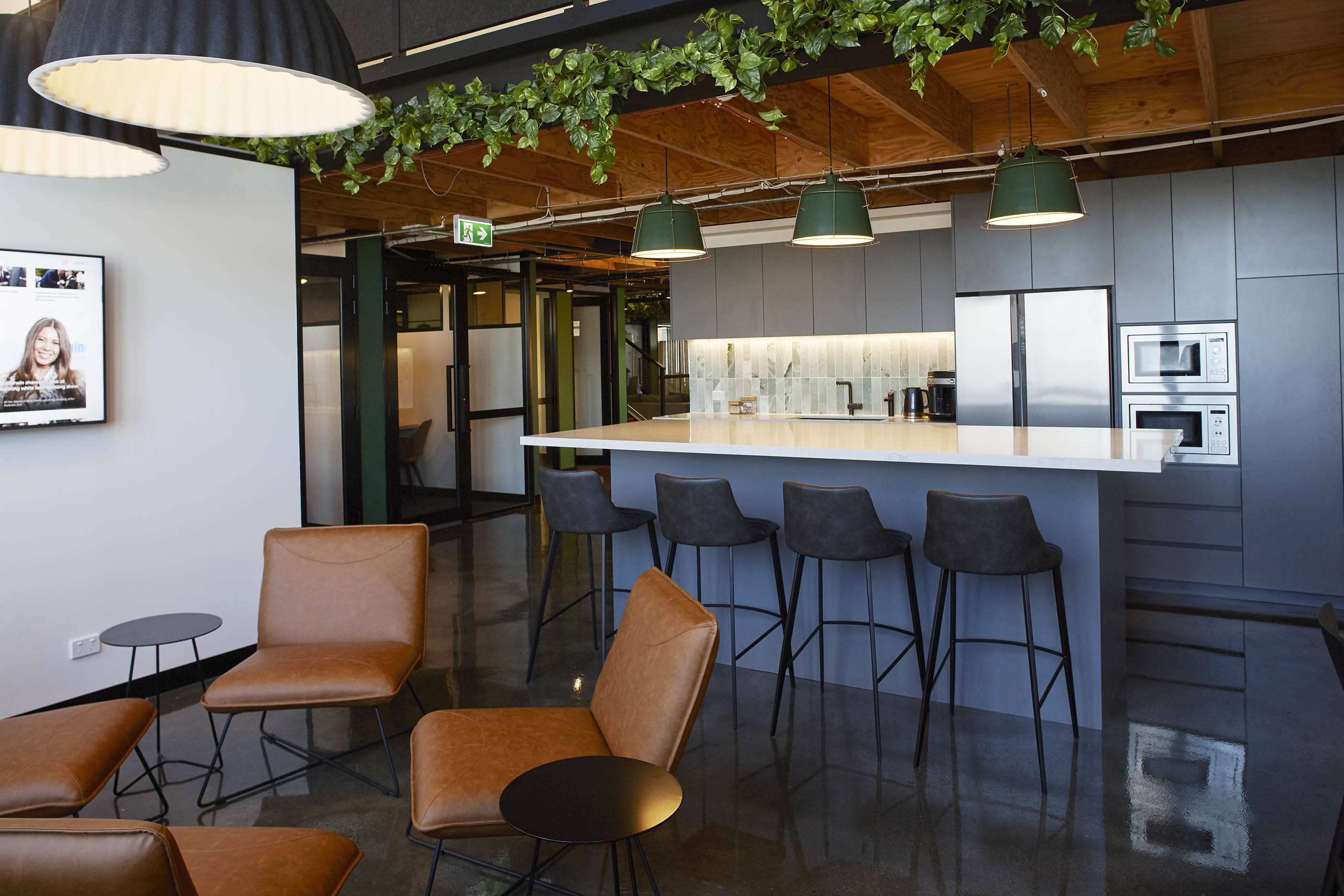 Medium Meeting Room for 6 People