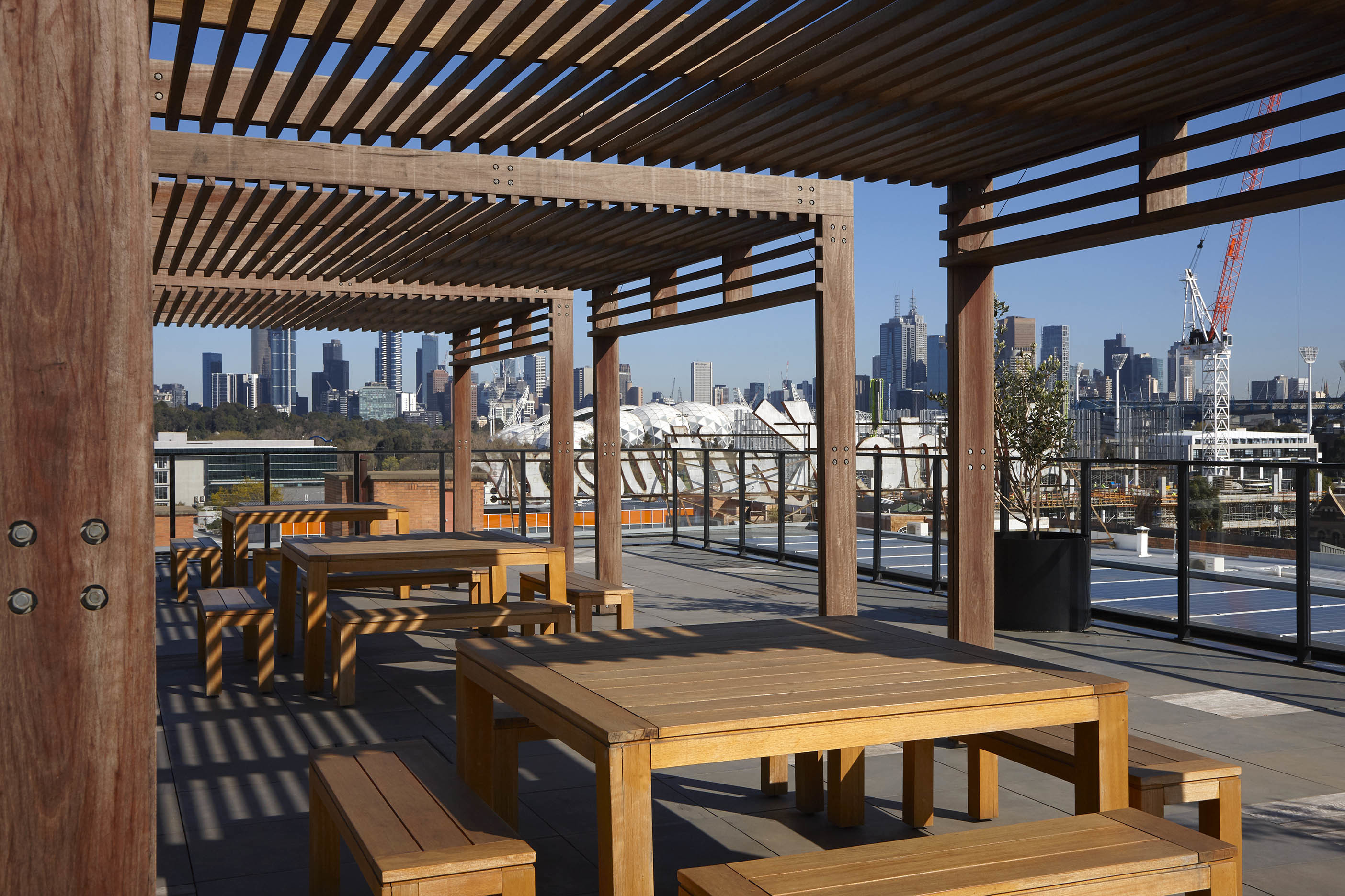 Medium Meeting Room for 6 People