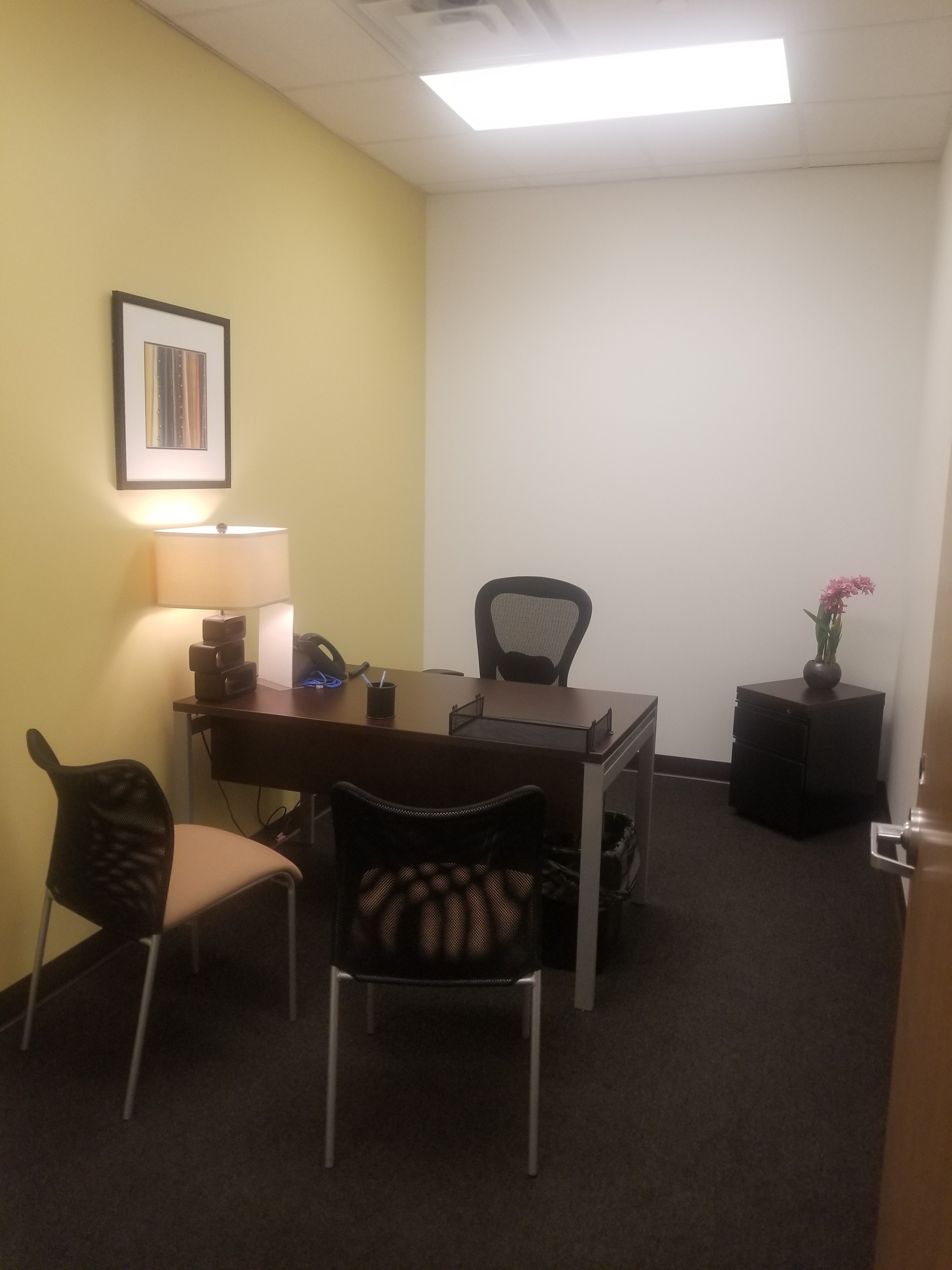 Special 1x RATE/Private Office! Avaiable ASAP!