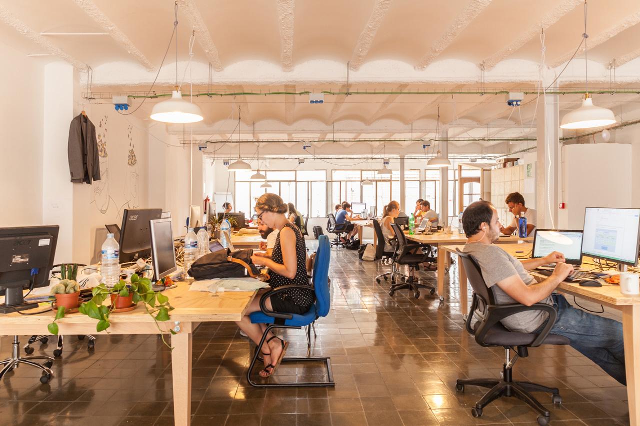 коворкинг интерьер минимализм. команда коворкинг. кабинет психолога.