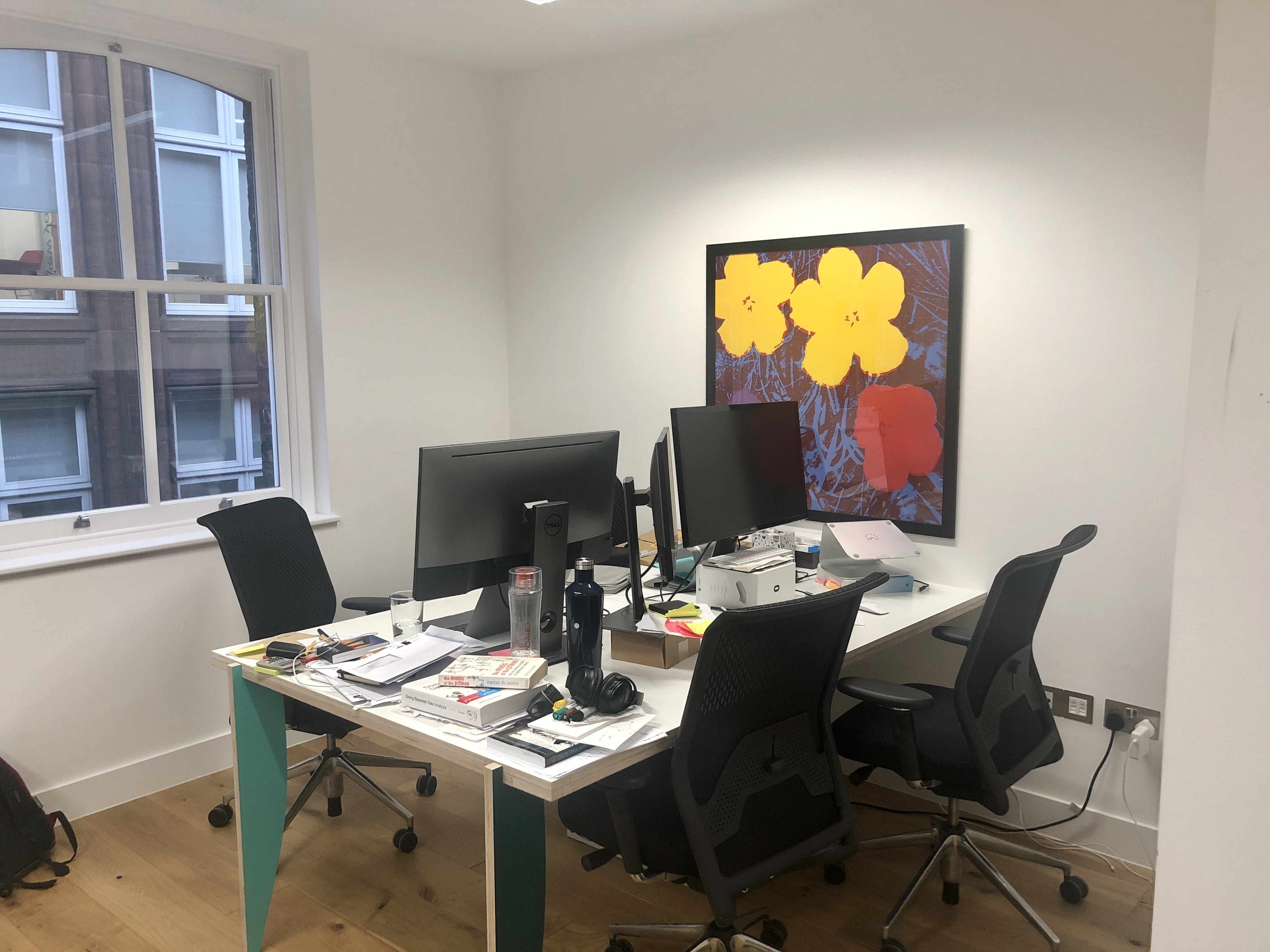 Central Soho. Office share £6000 per month 10 people. Shared kitchen, lounge, meeting room, terrace. 