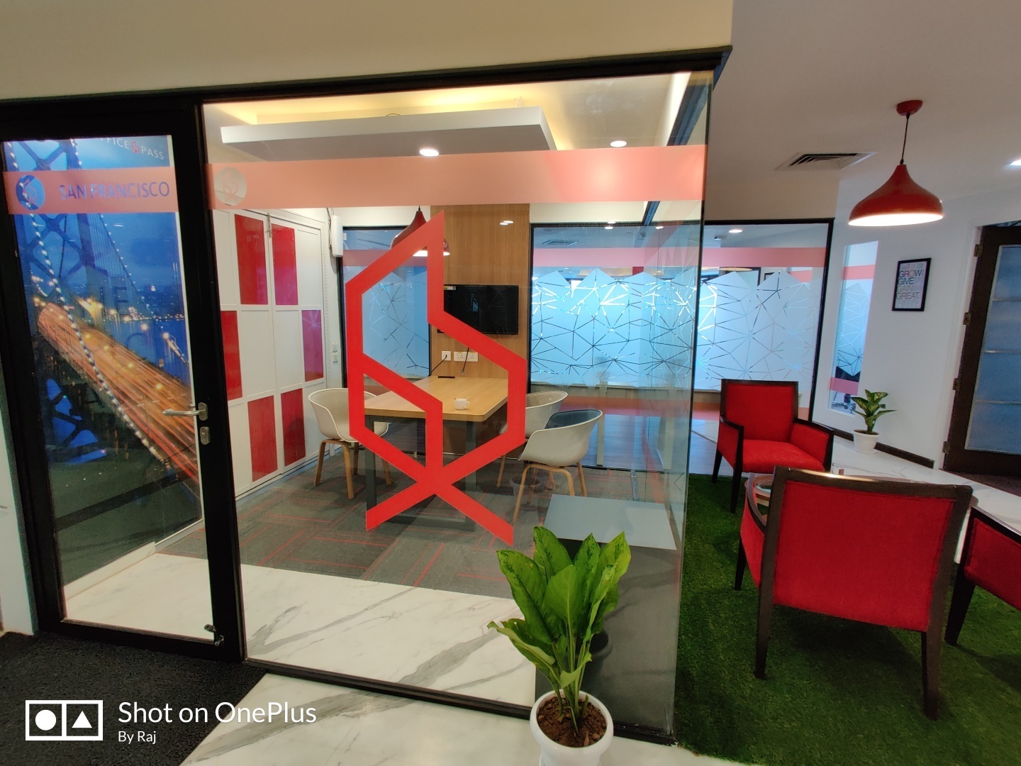 Paras down town centre ,golf course road 