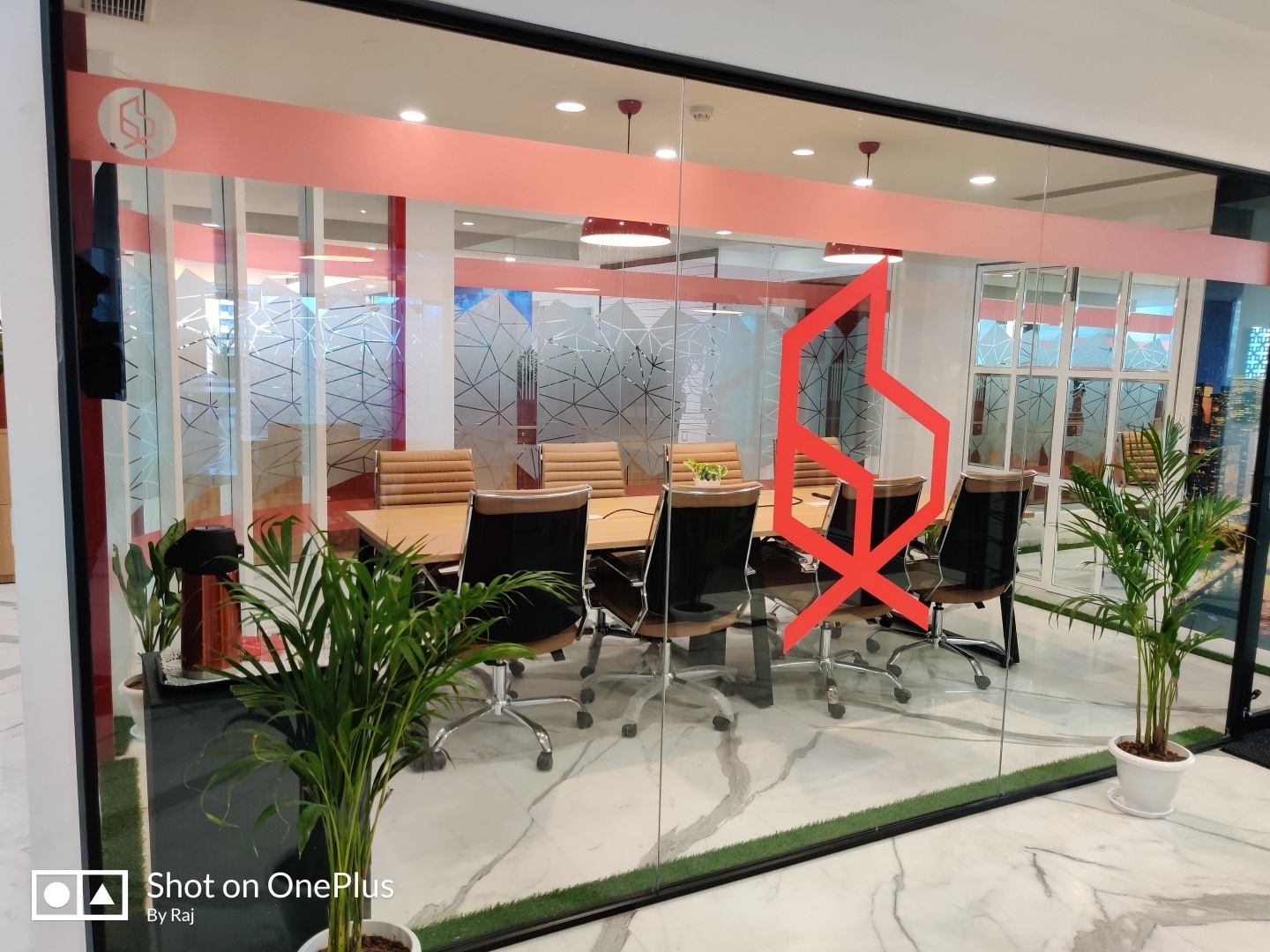 Paras down town centre ,golf course road 