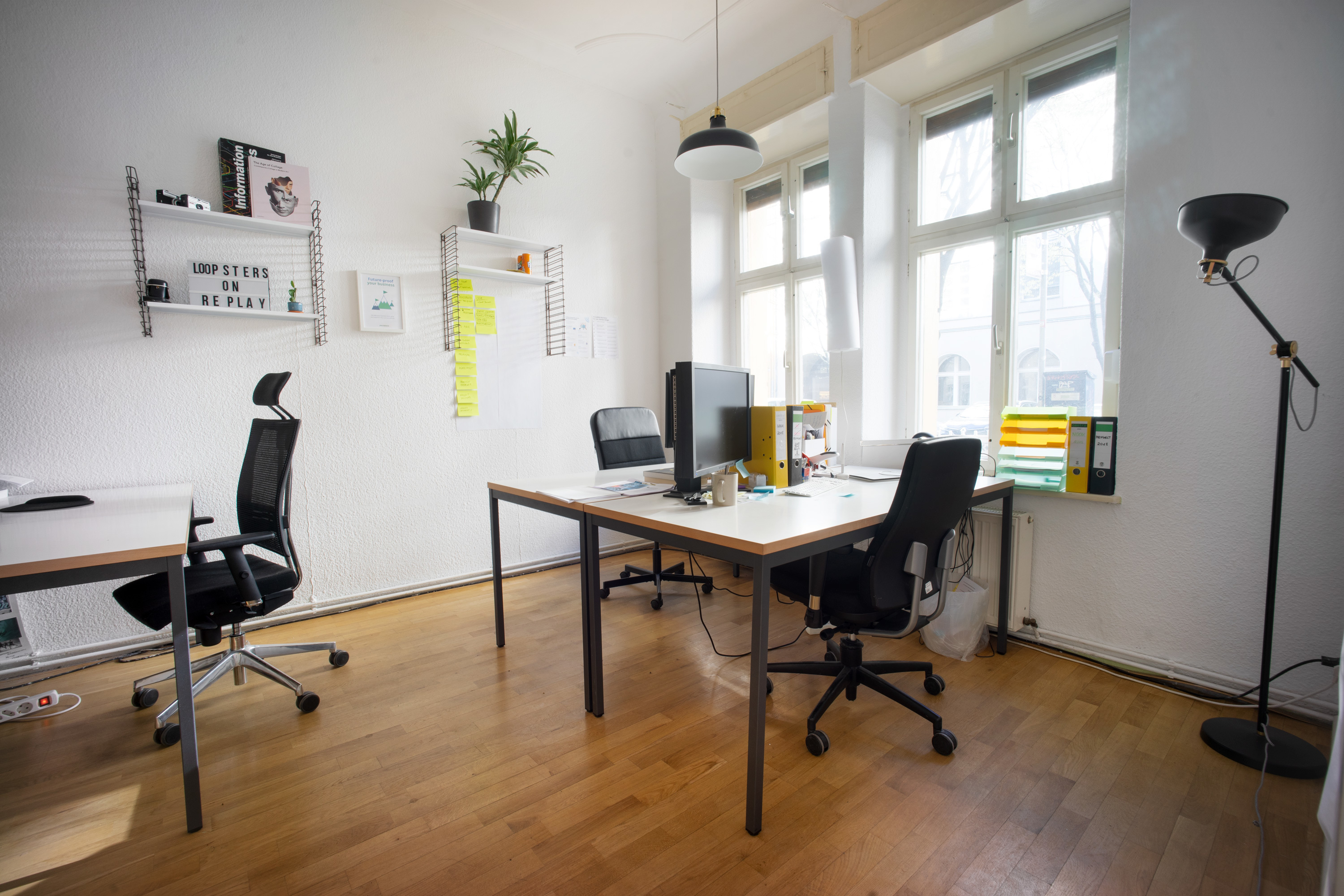 4 desks in shared office, co-working space 4 desks in shared office, co-working space