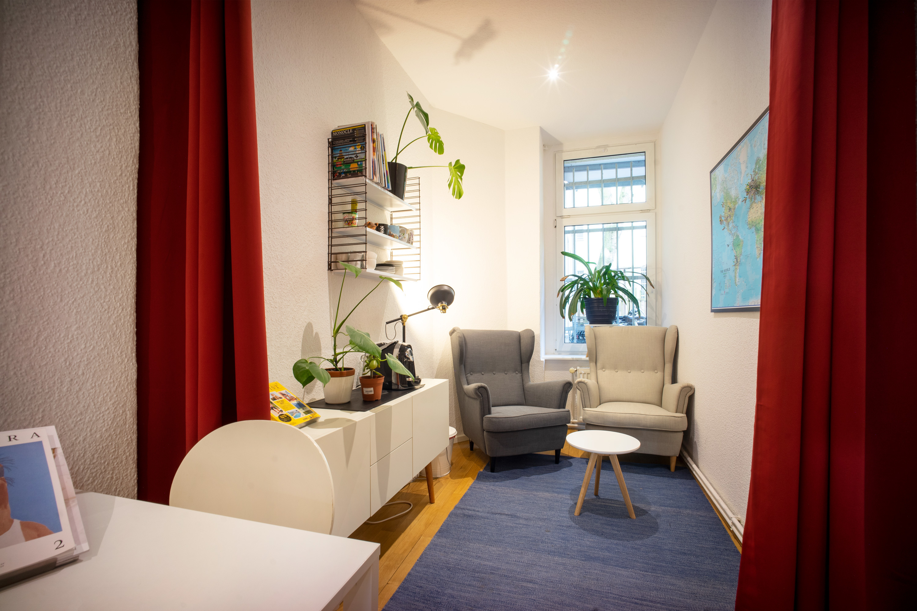 4 desks in shared office, co-working space 4 desks in shared office, co-working space