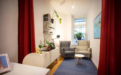 4 desks in shared office, co-working space 4 desks in shared office, co-working space