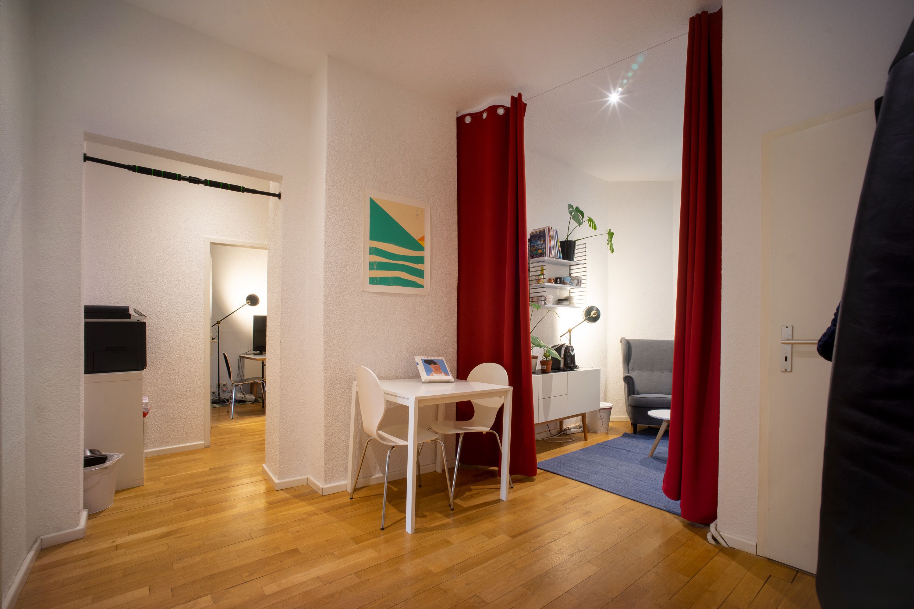4 desks in shared office, co-working space 4 desks in shared office, co-working space