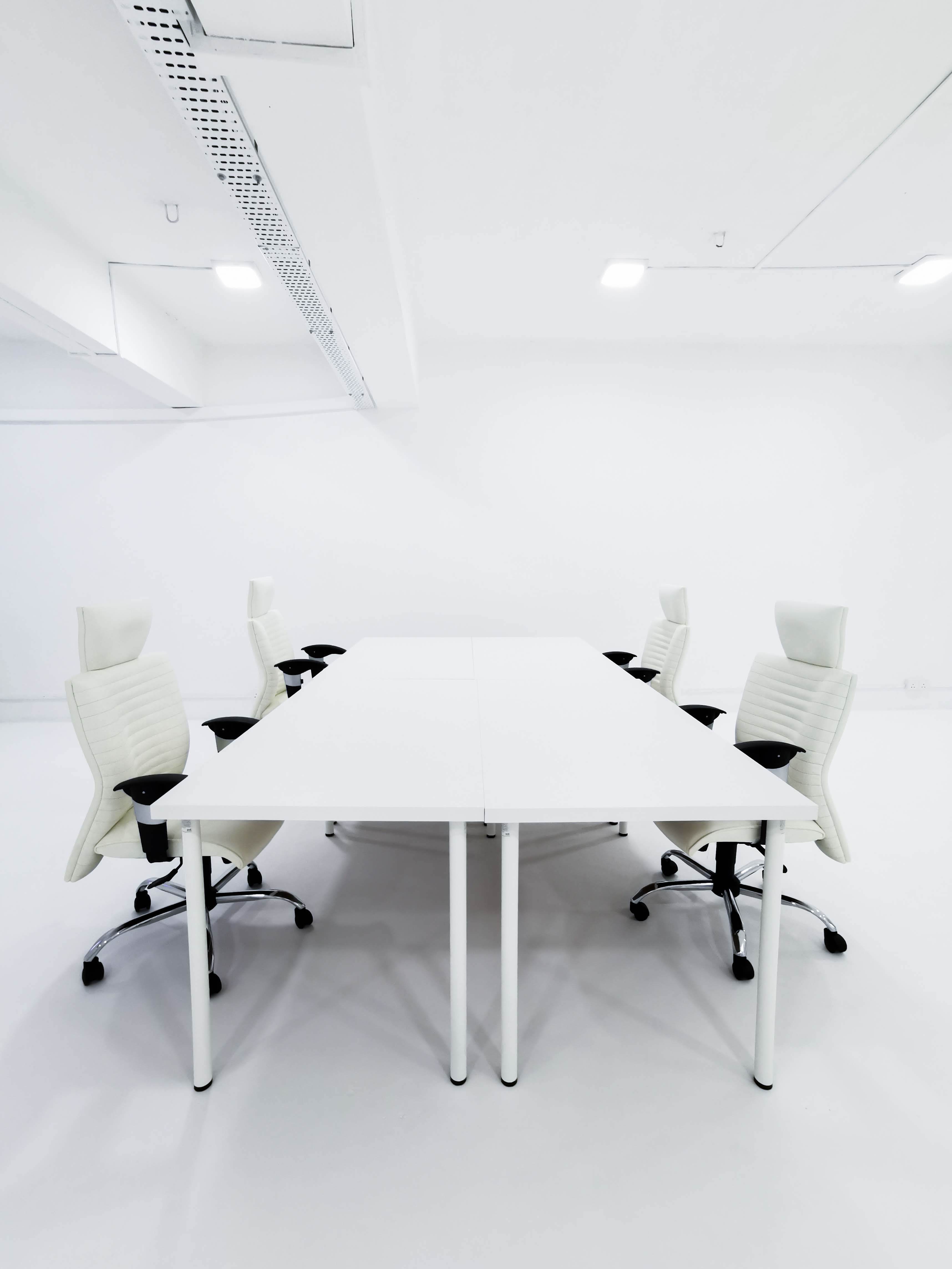 Whitebalanced Studio