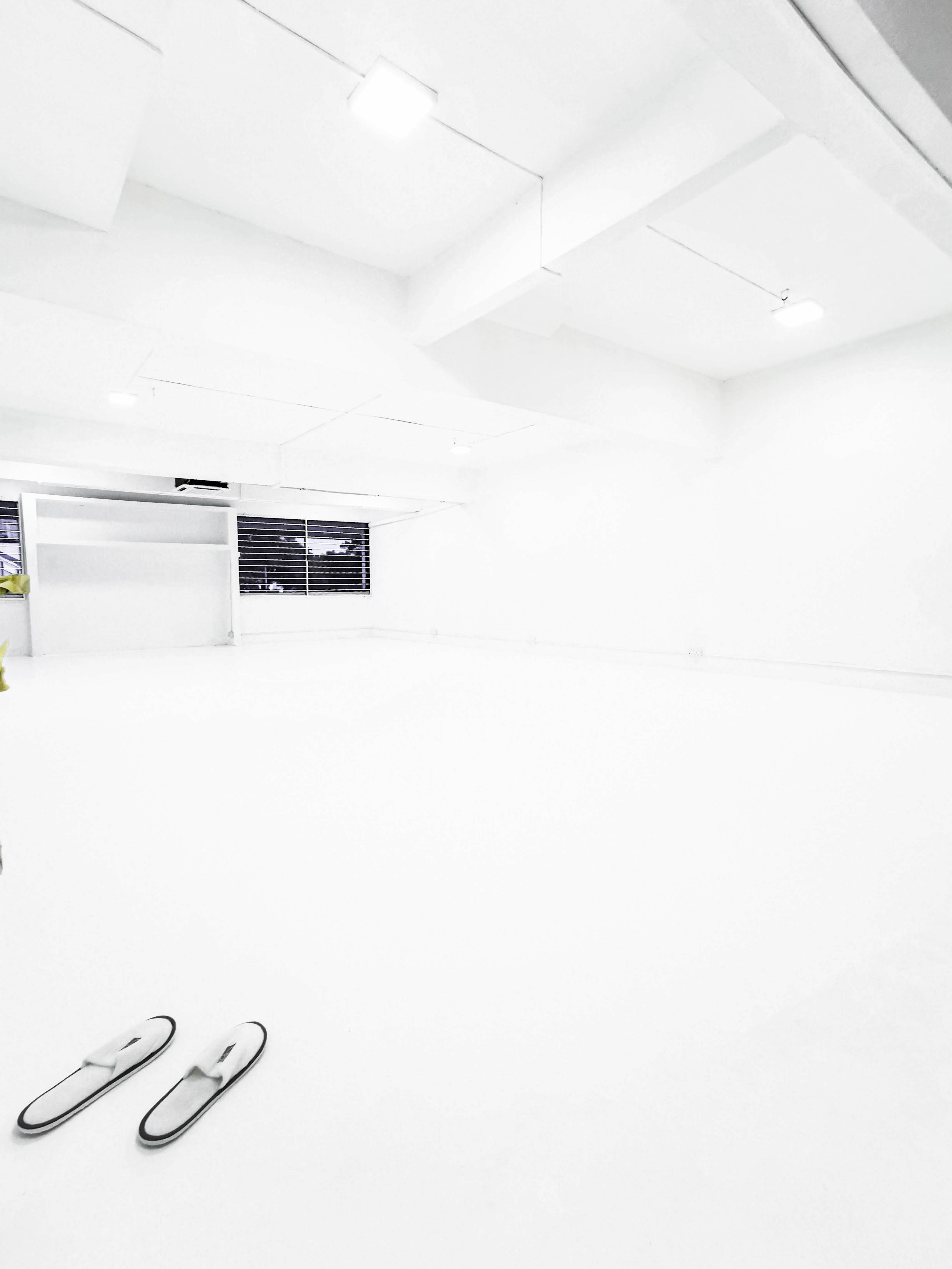 Whitebalanced Studio