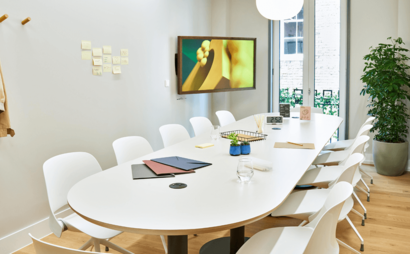 Meet in Place - Soho Square, LDN Meet in Place - Soho Square, LDN