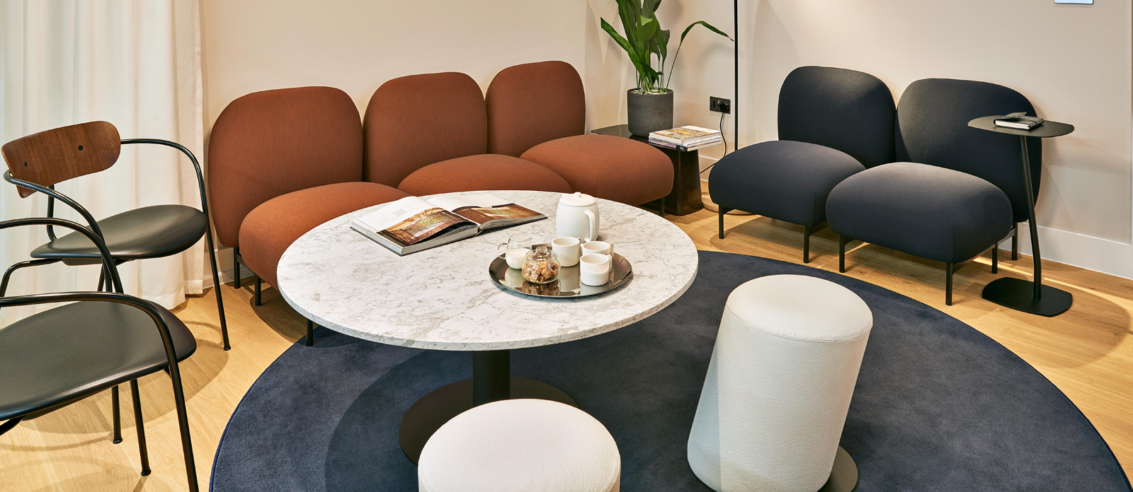 Meet in Place - Soho Square, LDN Meet in Place - Soho Square, LDN