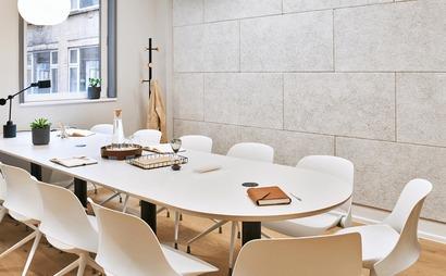 Meet in Place - Soho Square, LDN Meet in Place - Soho Square, LDN