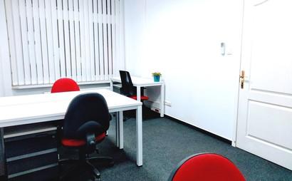 Szukasz biura serwisowanego dla 4-os zespołu? Zajrzyj do IdeaPlace.  Szukasz biura serwisowanego dla 4-os zespołu? Zajrzyj do IdeaPlace.