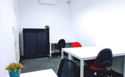 Szukasz biura serwisowanego dla 4-os zespołu? Zajrzyj do IdeaPlace.  Szukasz biura serwisowanego dla 4-os zespołu? Zajrzyj do IdeaPlace.