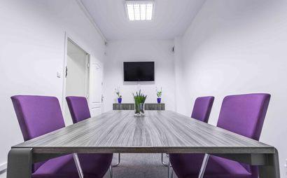 Biznesowe spotkania w sali w centrum Wrocławia Biznesowe spotkania w sali w centrum Wrocławia