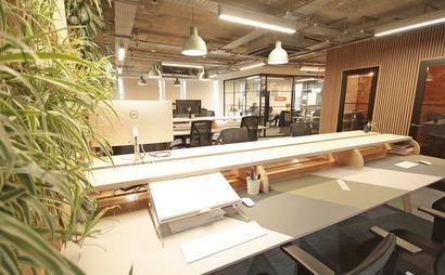 Cowroking hot desk spaces Cowroking hot desk spaces