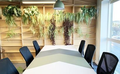 Cowroking hot desk spaces Cowroking hot desk spaces