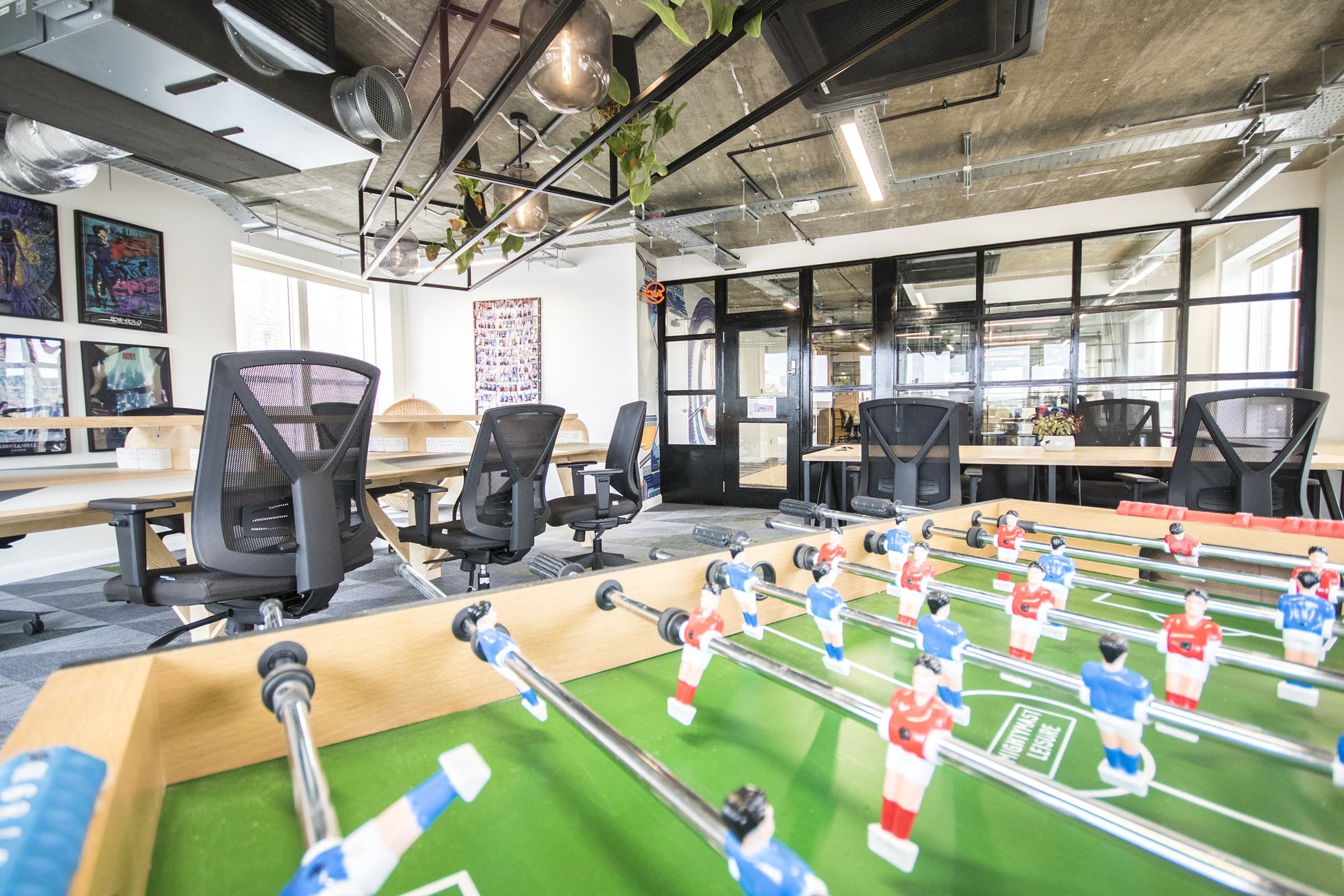 Cowroking hot desk spaces Cowroking hot desk spaces