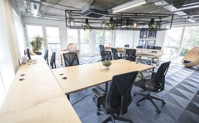 Office C04 very large office for up to 14 people Office C04 very large office for up to 14 people