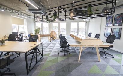 Office C04 very large office for up to 14 people Office C04 very large office for up to 14 people