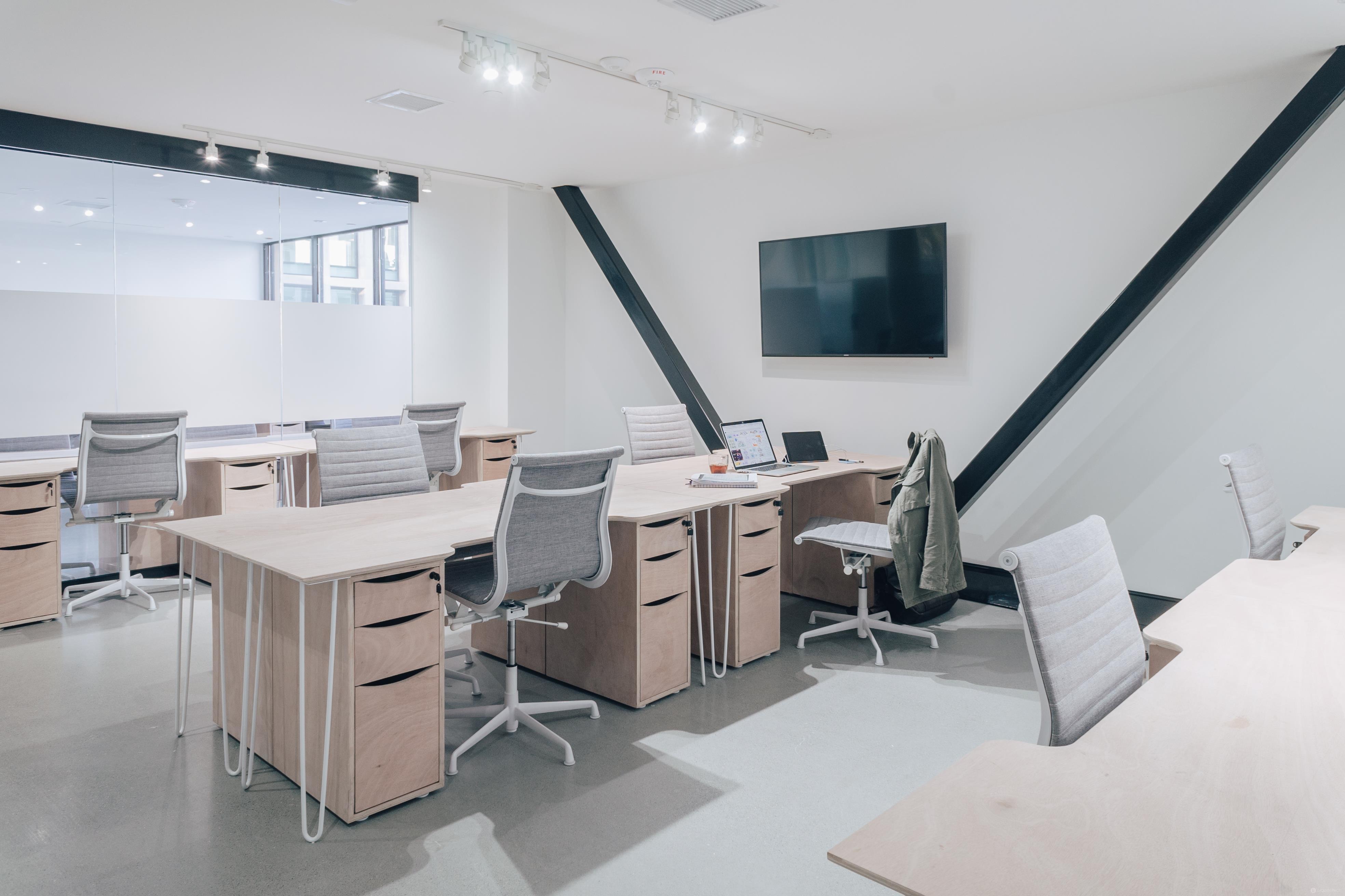 70 Person Premiere 14 Office Suite 