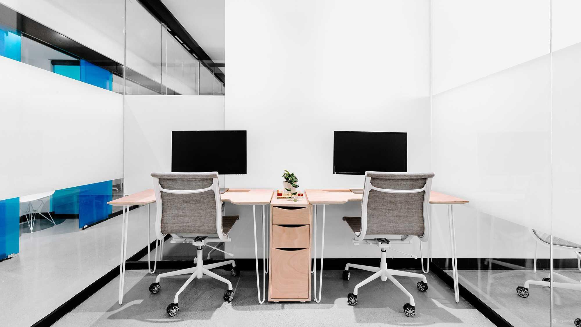 2 Person Premiere Interior 