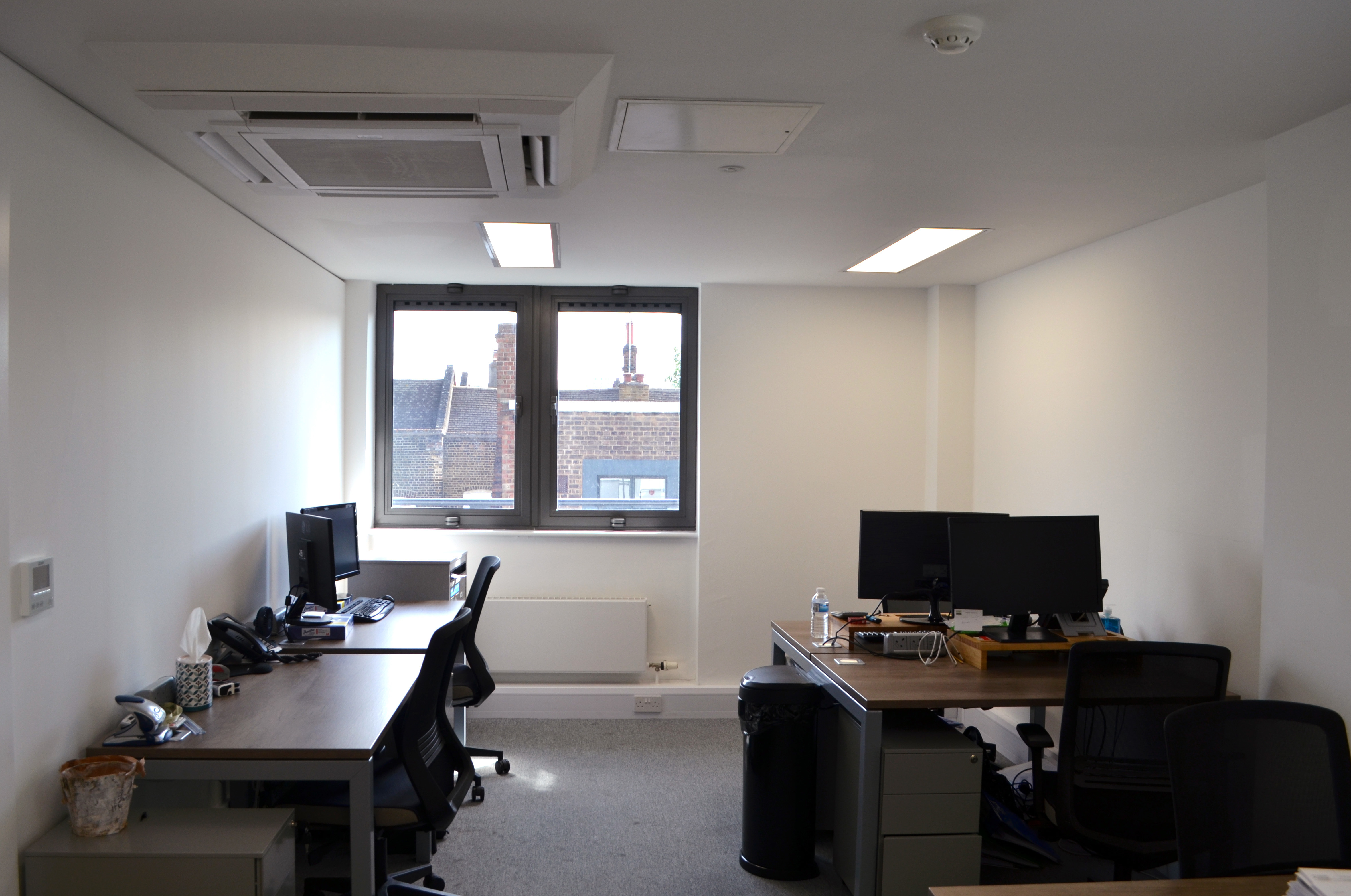 Spacious 6 person office in Holborn 