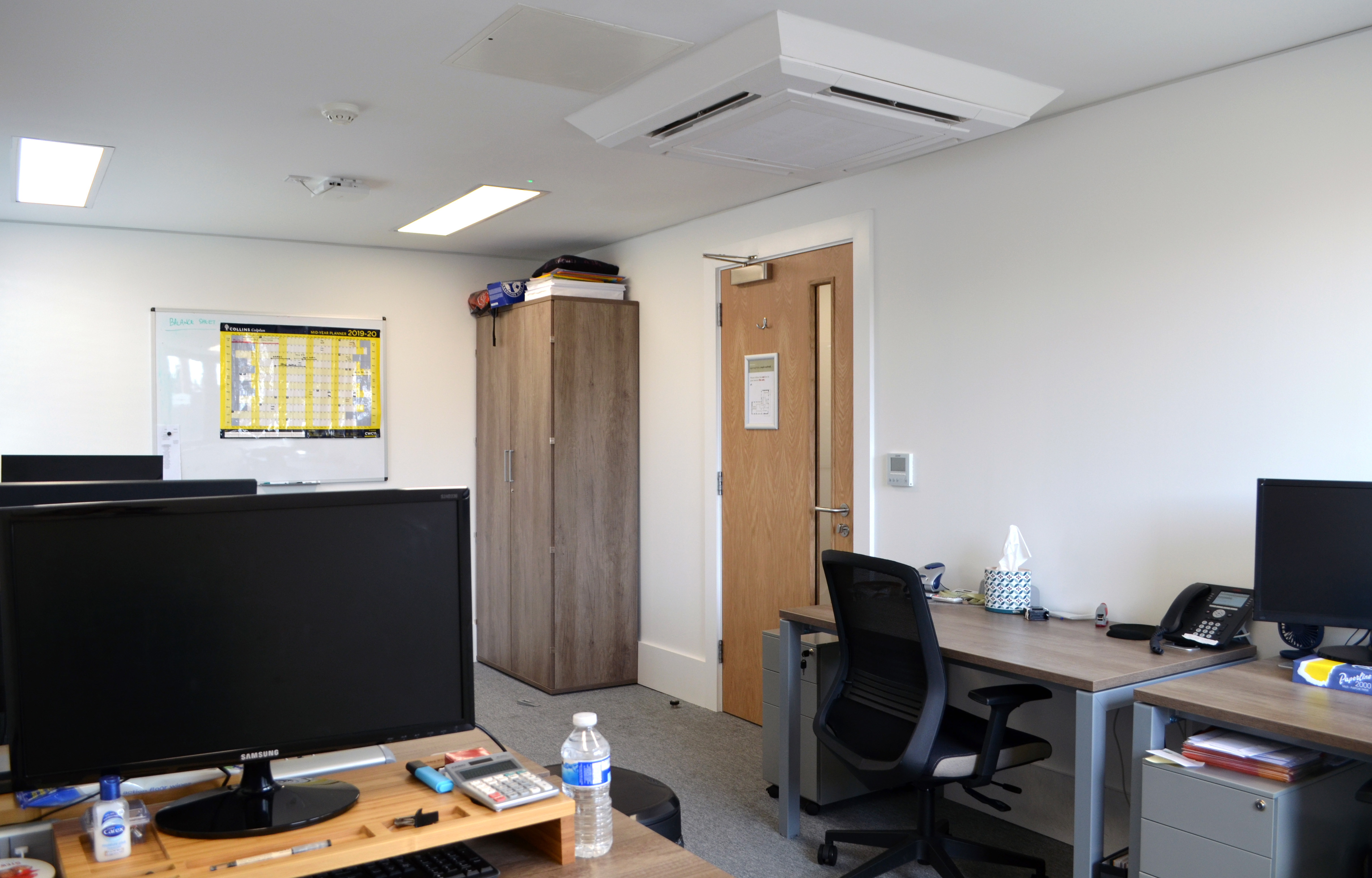 Spacious 6 person office in Holborn 