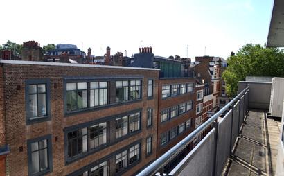 Lovely 4 person office with access to balcony Lovely 4 person office with access to balcony