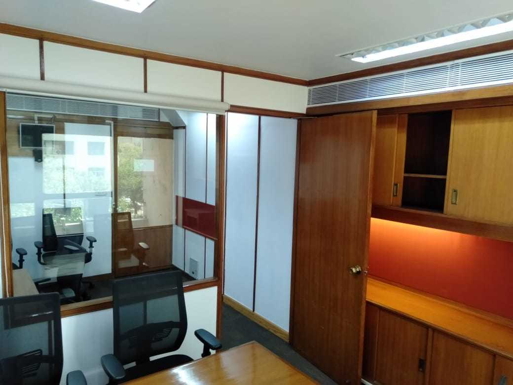 5 Seater Window Suite with ample storage! 5 Seater Window Suite with ample storage!