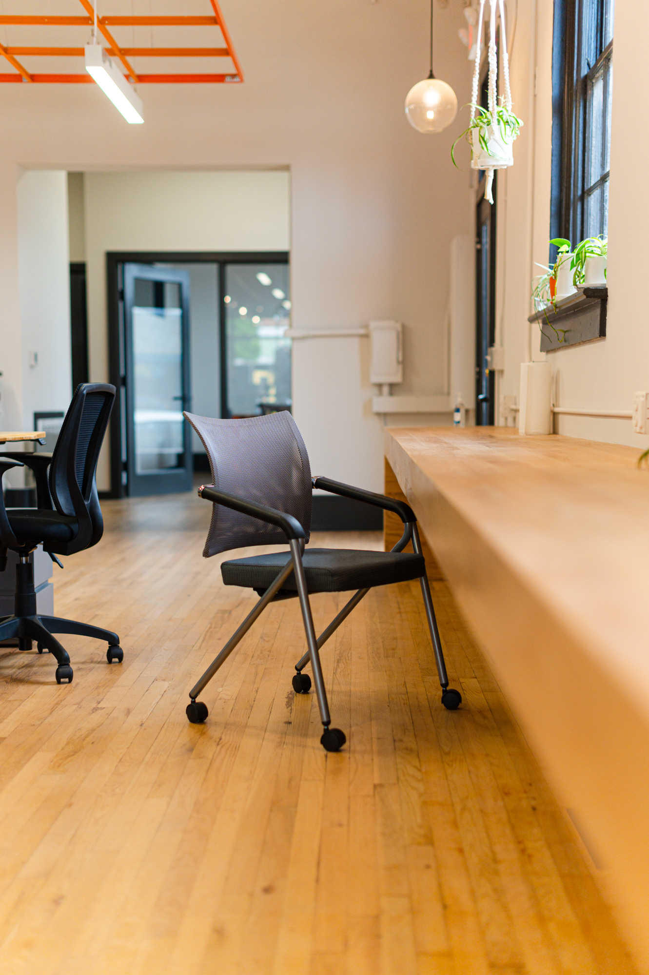 Communal Bar-cafe style seating