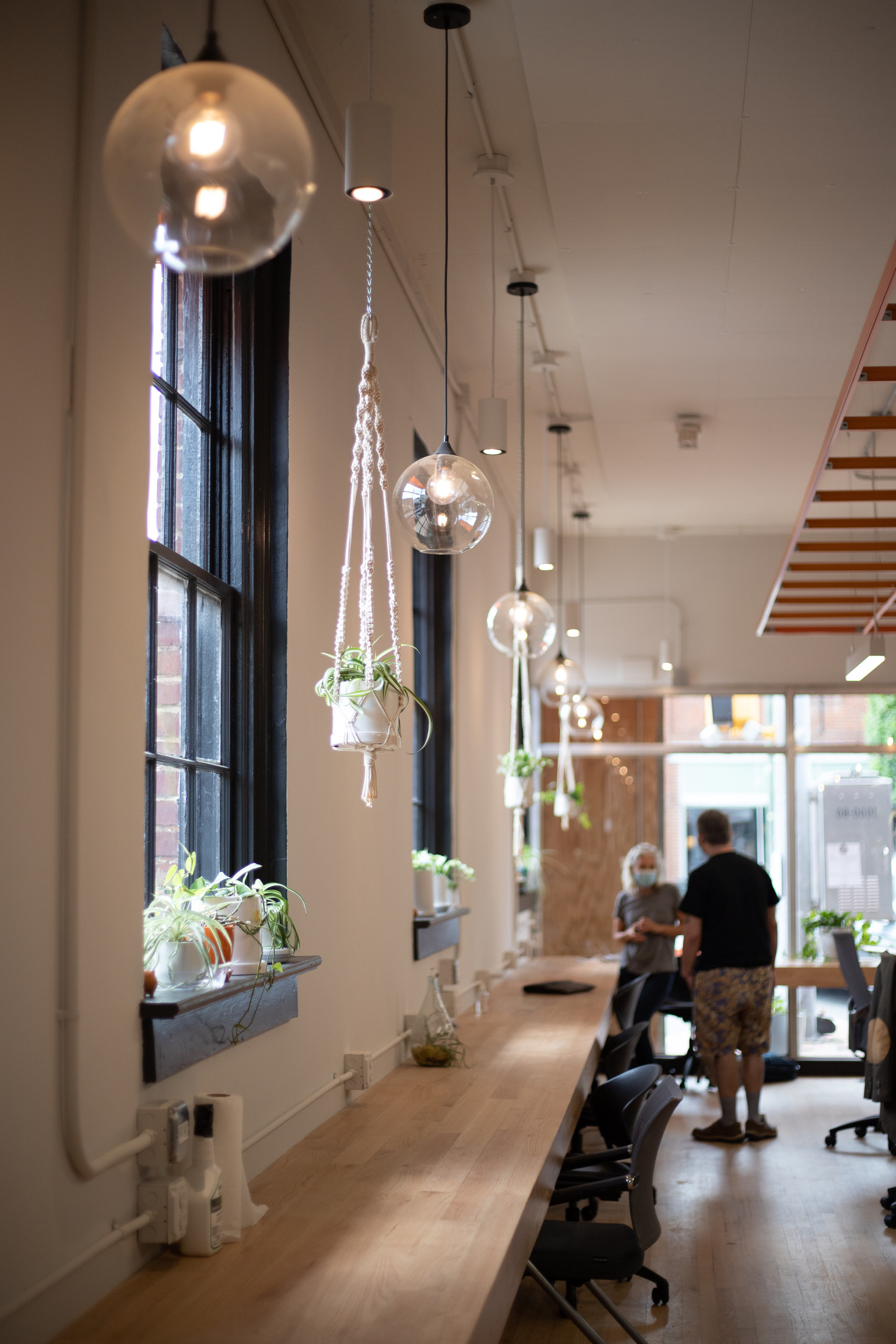 Communal Bar-cafe style seating