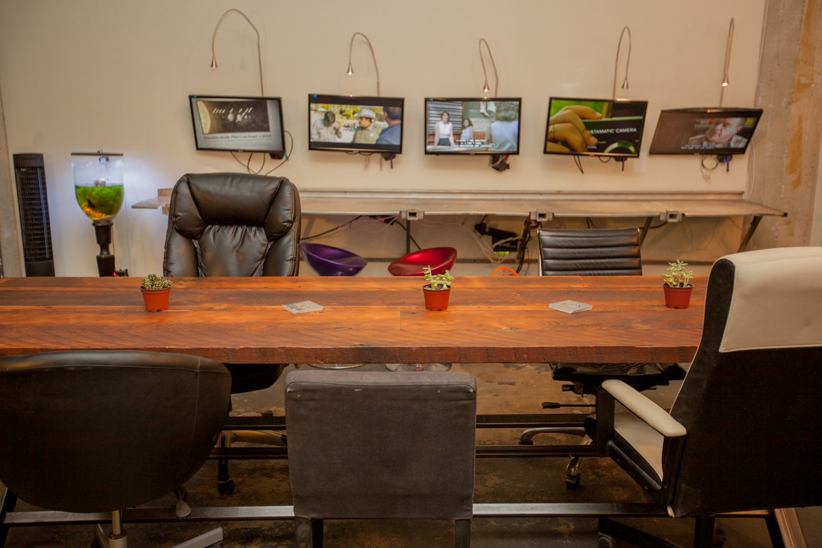 Hollywood/Vine Desks Hollywood/Vine Desks