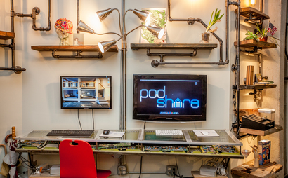 Hollywood/Vine Desks Hollywood/Vine Desks