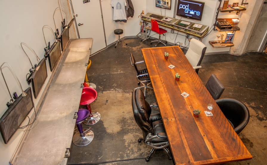 Hollywood/Vine Desks Hollywood/Vine Desks
