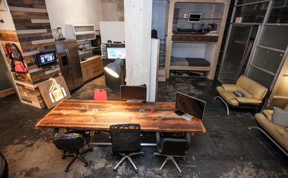 Hollywood/Vine Desks Hollywood/Vine Desks