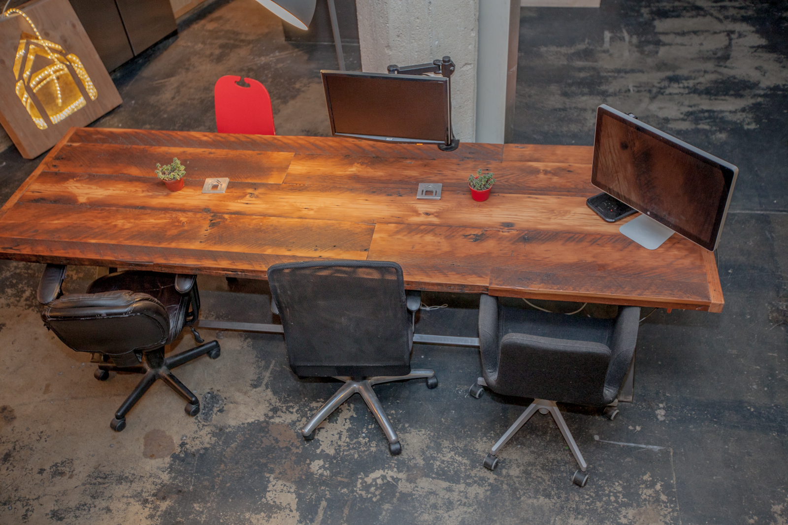 Hollywood/Vine Desks Hollywood/Vine Desks