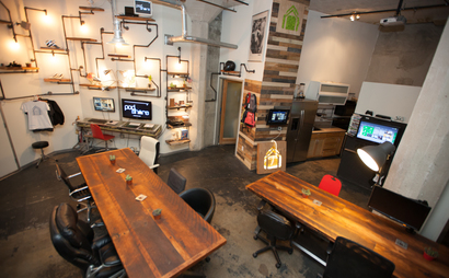 Hollywood/Vine Desks Hollywood/Vine Desks