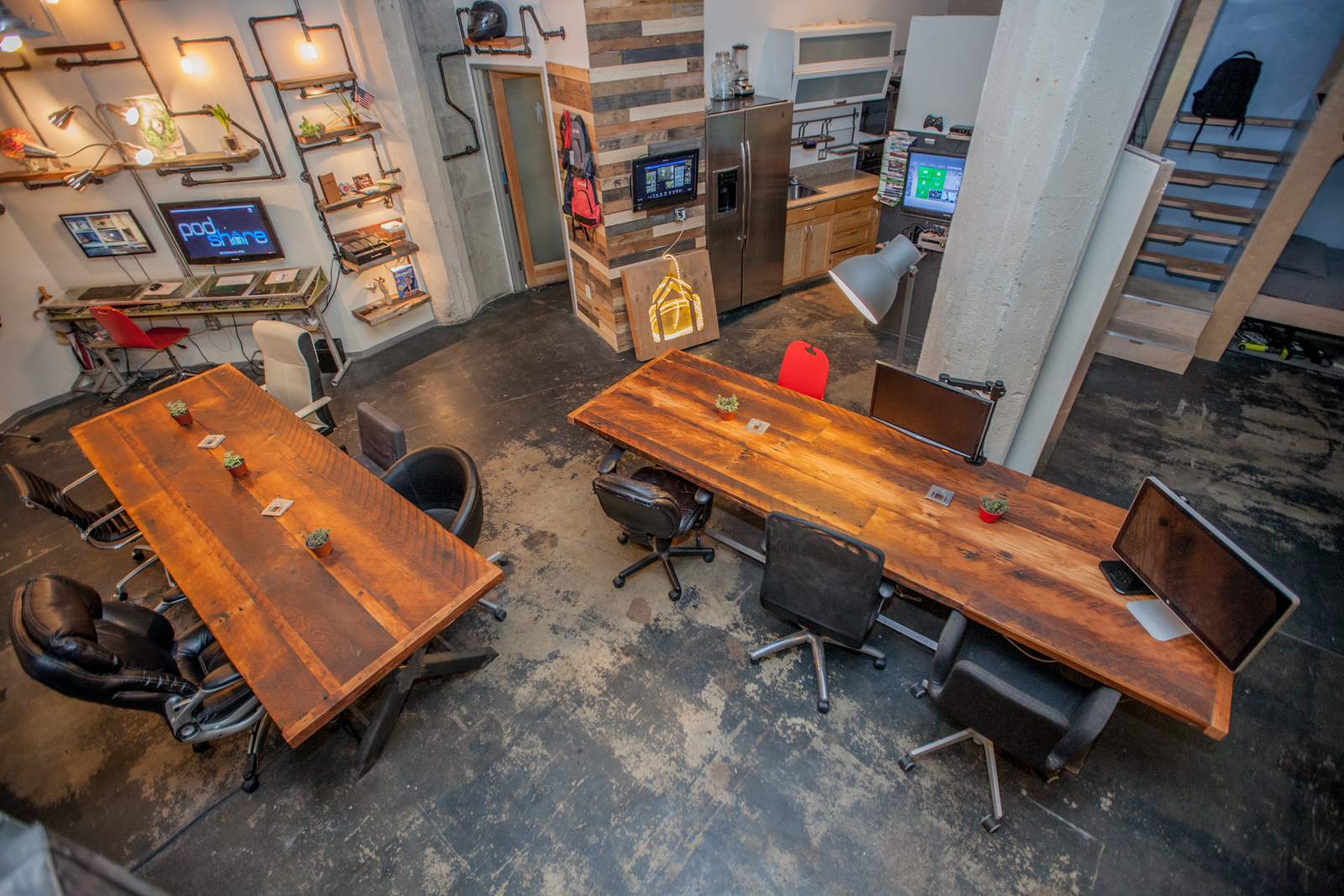 Hollywood/Vine Desks Hollywood/Vine Desks
