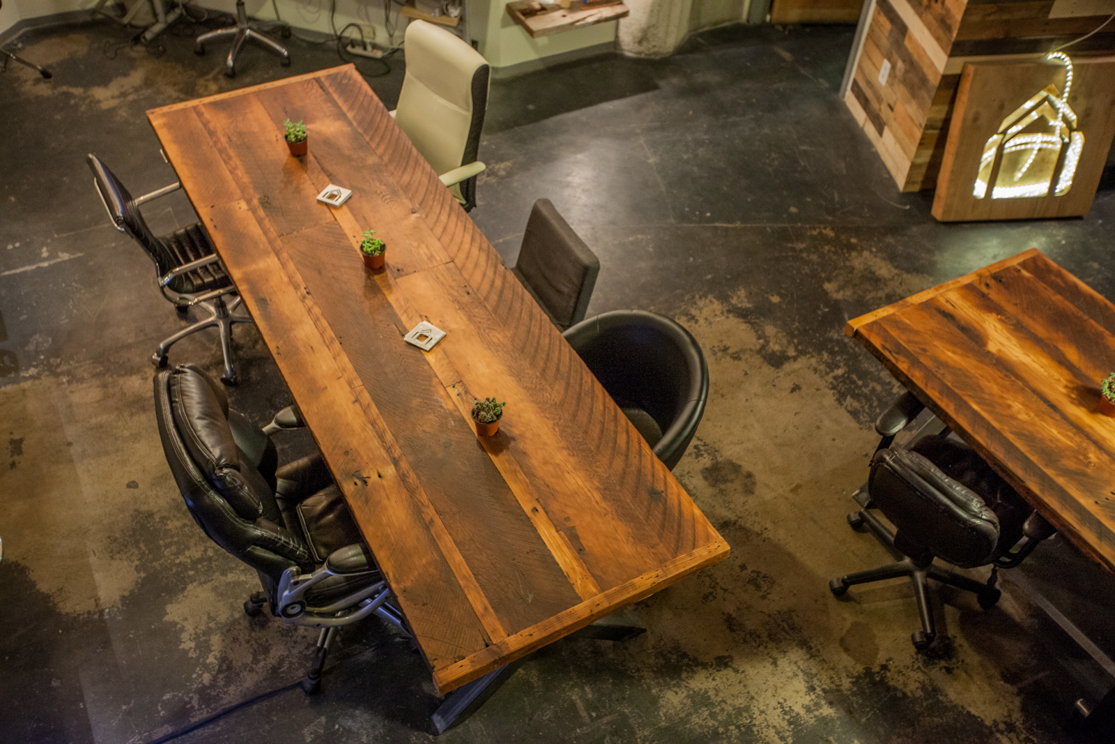 Hollywood/Vine Desks Hollywood/Vine Desks