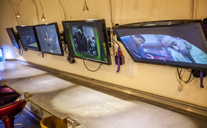 Hollywood/Vine Desks Hollywood/Vine Desks