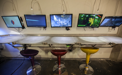 Hollywood/Vine Desks Hollywood/Vine Desks