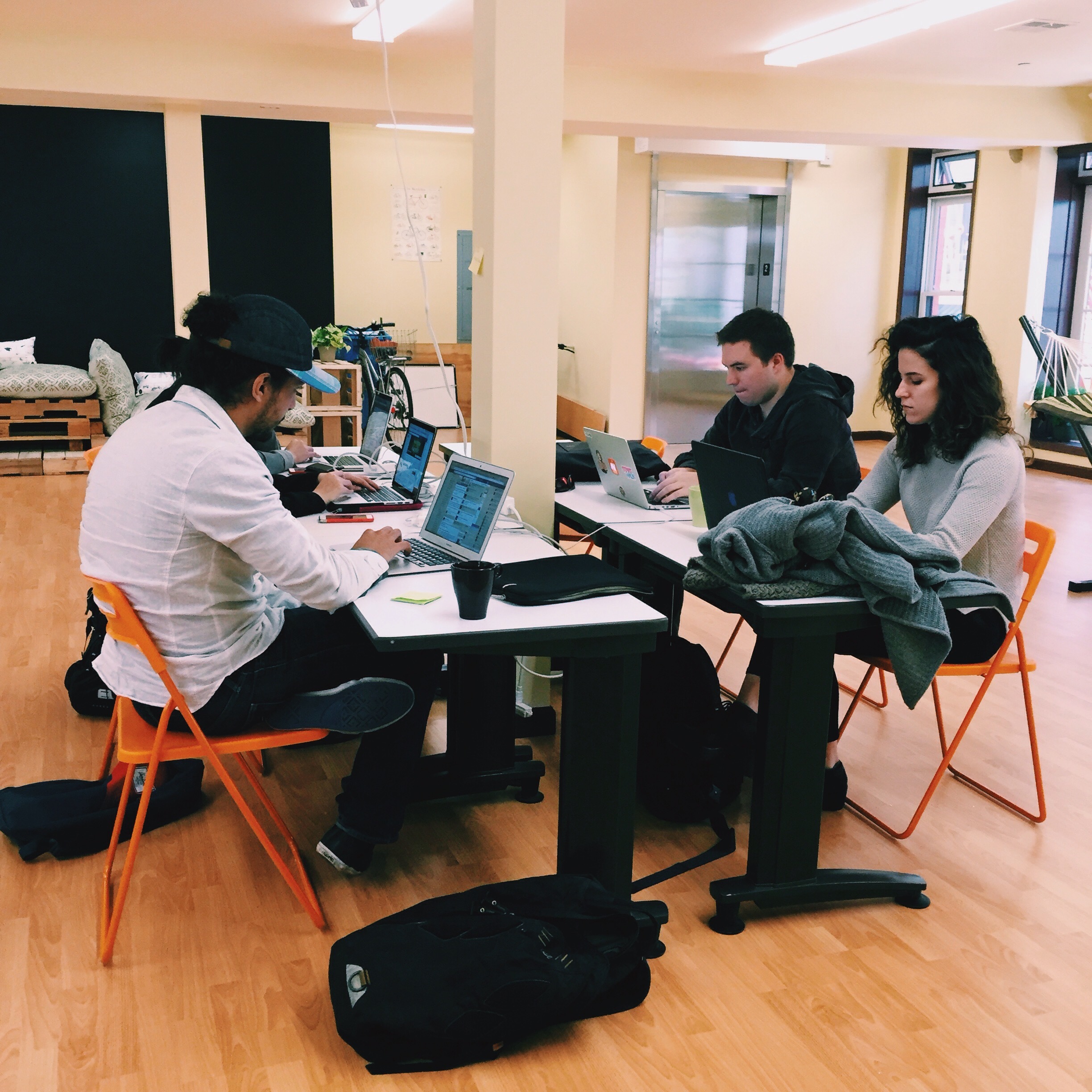 DropIn Desk Desks Near Me