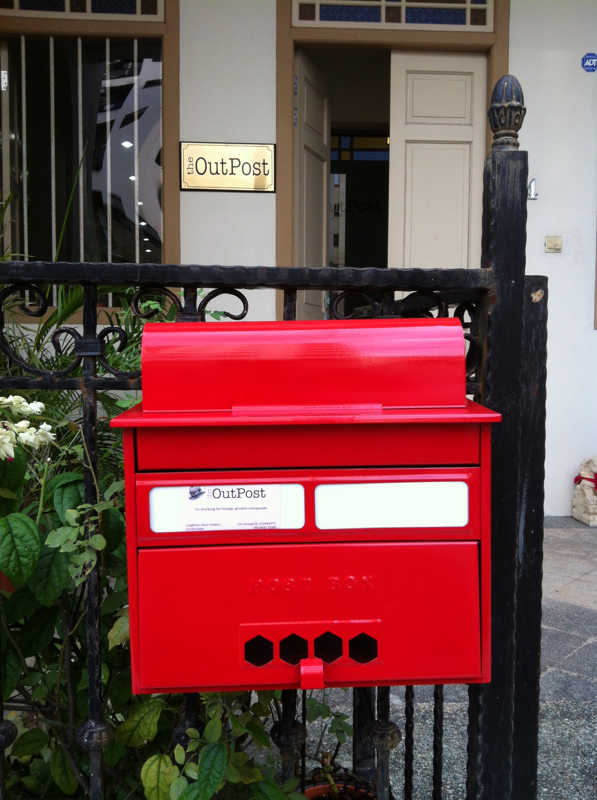 Breakfast Club (communal table)