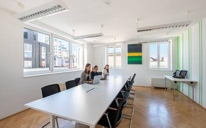 Zugang zu Büroräumen je nach Bedarf Zugang zu Büroräumen je nach Bedarf