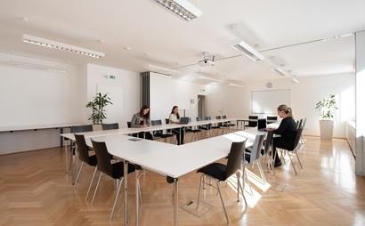 Zugang zu inspirierenden Coworking-Bereichen in Ihrer Nähe Zugang zu inspirierenden Coworking-Bereichen in Ihrer Nähe